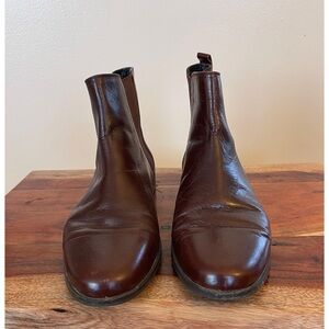 Brown Leather Chelsea Ankle Boots with Elastic Panels